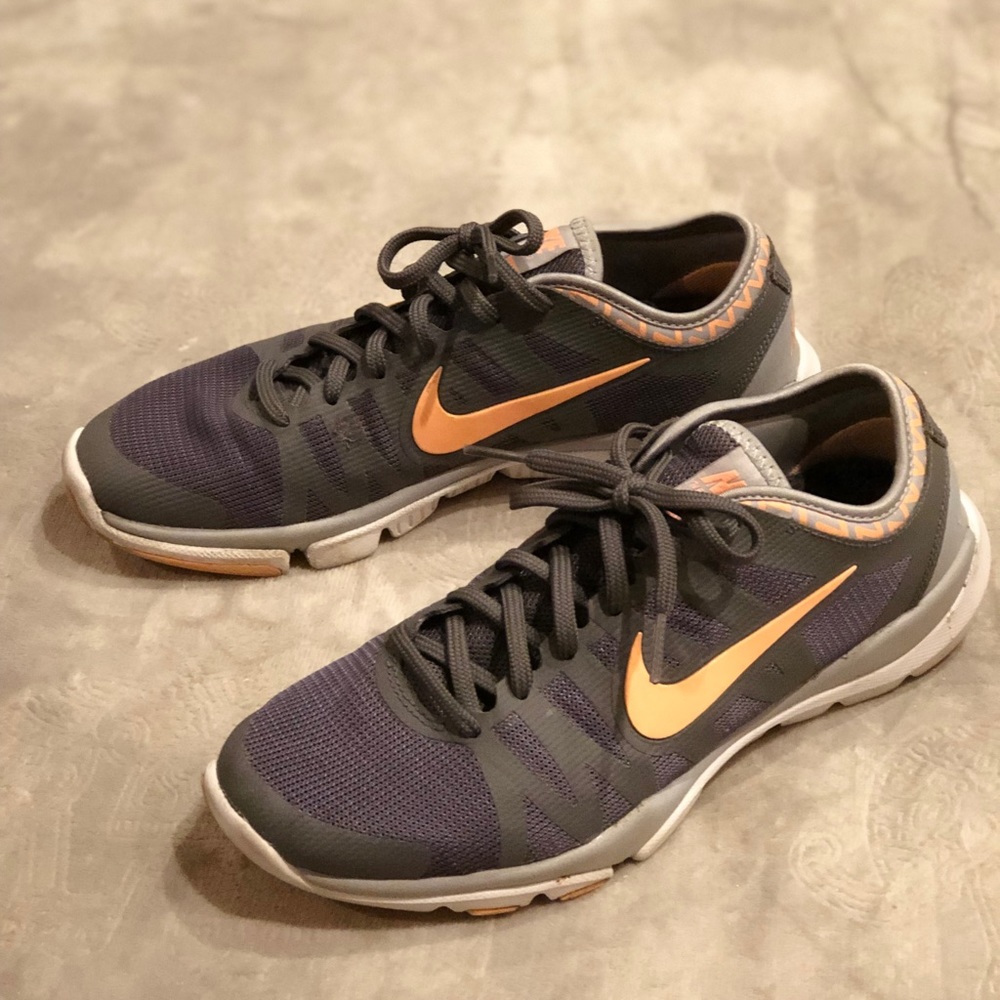 Nike women’s training shoes like new